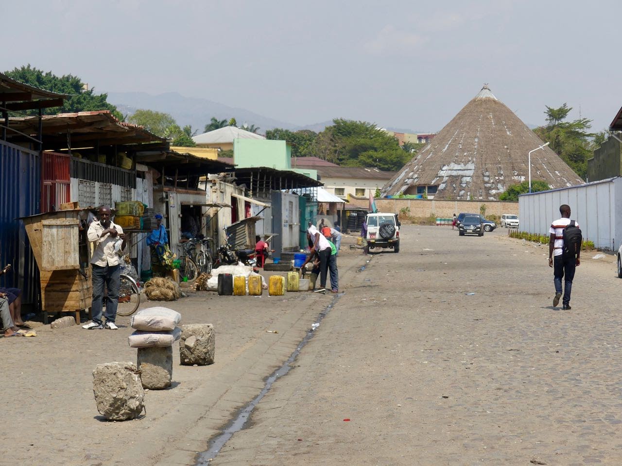 Visitors with Gabriel during a guided trip in Burundi